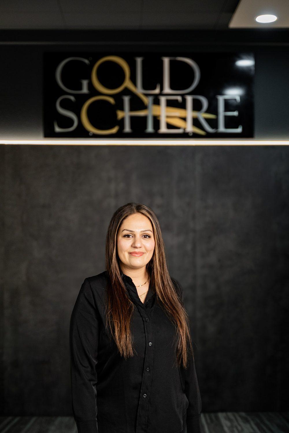 Edona — Azubi · 1. Ausbildungsjahr bei Goldschere